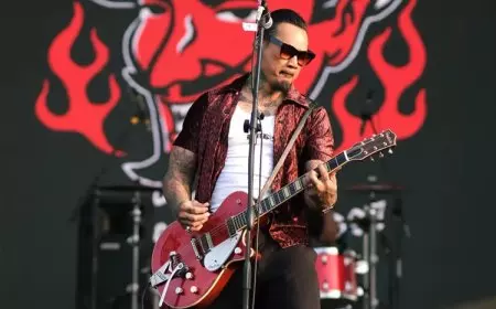 5 Personel Band yang Lebih Terkenal dari Vokalisnya