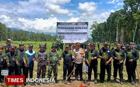 Cegah Bencana Hidrometeorologi, Polresta Banyuwangi Hijaukan Lahan dengan 240 Bibit Pohon