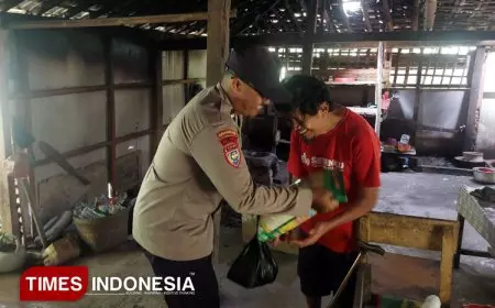 Wujud Kepedulian Polri, Bhabinkamtibmas Tulakan Pacitan Kunjungi Warga Disabilitas
