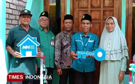 Selesai Dipugar, Rumah Warga Pra Sejahtera di Gresik Jadi Layak Huni