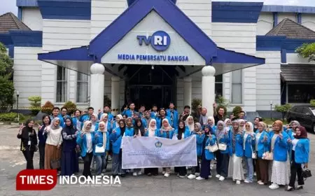 Belajar Langsung di Pusat Bahasa, Media, dan Budaya; Mahasiswa PBSI UNIPMA Kunjungan ke Yogyakarta