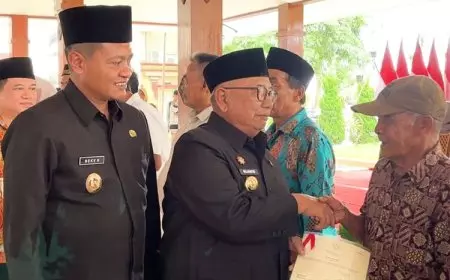 Bupati Blitar Serahkan 3.132 Sertipikat Redistribusi Tanah, Tegaskan Kehadiran Negara untuk Rakyat