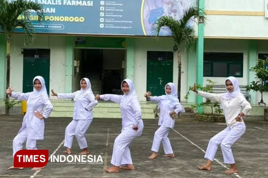 UKM Seni SEIFA Akafarma Sunan Giri menjadi Wadah Kreativitas dan Pelestarian Budaya