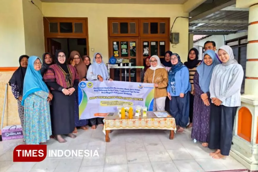 UNMER Malang Dorong UMKM Jamu Desa Megaluh Naik Kelas melalui Inovasi Mesin Jamu Instan