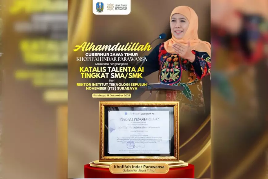 Gubernur Khofifah Terima Penghargaan Katalis Talenta AI SMA/SMK dari ITS Surabaya