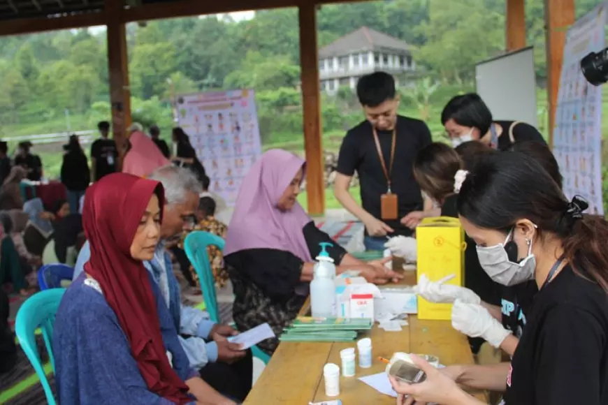 Layanan Kesehatan Gratis FK Universitas Ciputra di Mojokerto, Ungkap Minimnya Pemeriksaan Preventif Warga