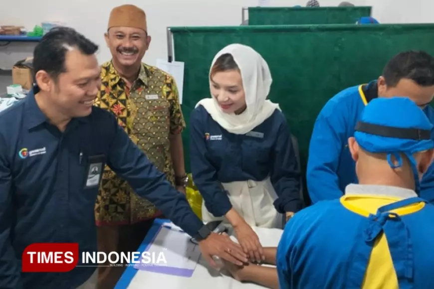 Manfaatkan Libur Sekolah, Anak-anak Gresik Ikuti Khitan Massal di Pusat Perbelanjaan