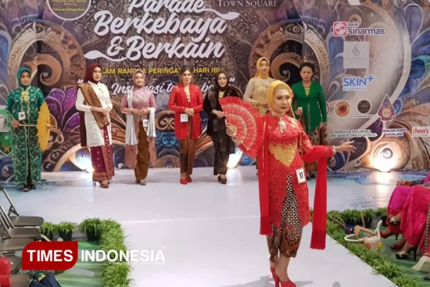 Melihat Keseruan Ibu-Ibu Parade Berkebaya dan Berkain Wastra di Matos