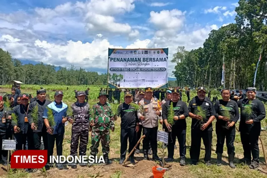 Cegah Bencana Hidrometeorologi, Polresta Banyuwangi Hijaukan Lahan dengan 240 Bibit Pohon