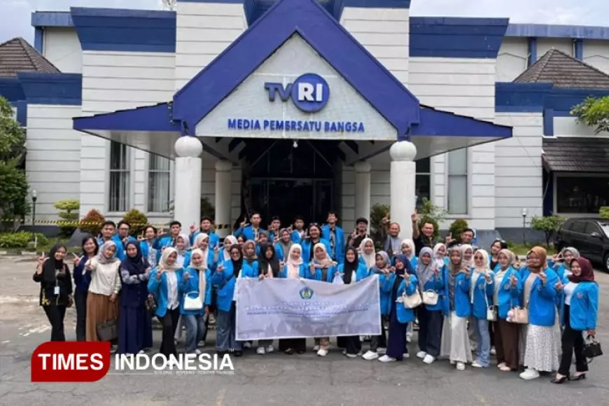 Belajar Langsung di Pusat Bahasa, Media, dan Budaya; Mahasiswa PBSI UNIPMA Kunjungan ke Yogyakarta