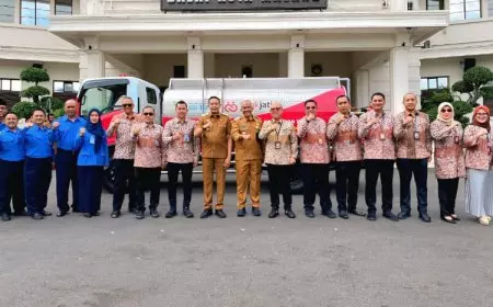 Bank Jatim Salurkan CSR Truk Tangki Air ke Perumda Tugu Tirta Kota Malang
