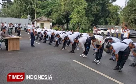 Tingkatkan Semangat dan Kedisiplinan, PPIH Arab Saudi Adu Baris Berbaris