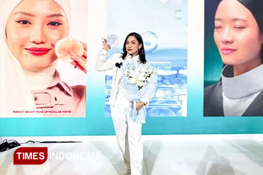 Gabungkan Sains dan Digital, Dr. dr. Dhelya Widasmara Raih Penghargaan Dermatologist Digital Creator 2025