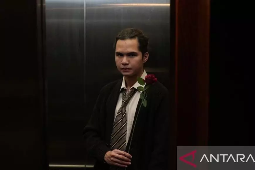 Dul Jaelani Tumpahkan Cinta Rapuh dalam Single Emosional “Sebenarnya, Selamanya…”