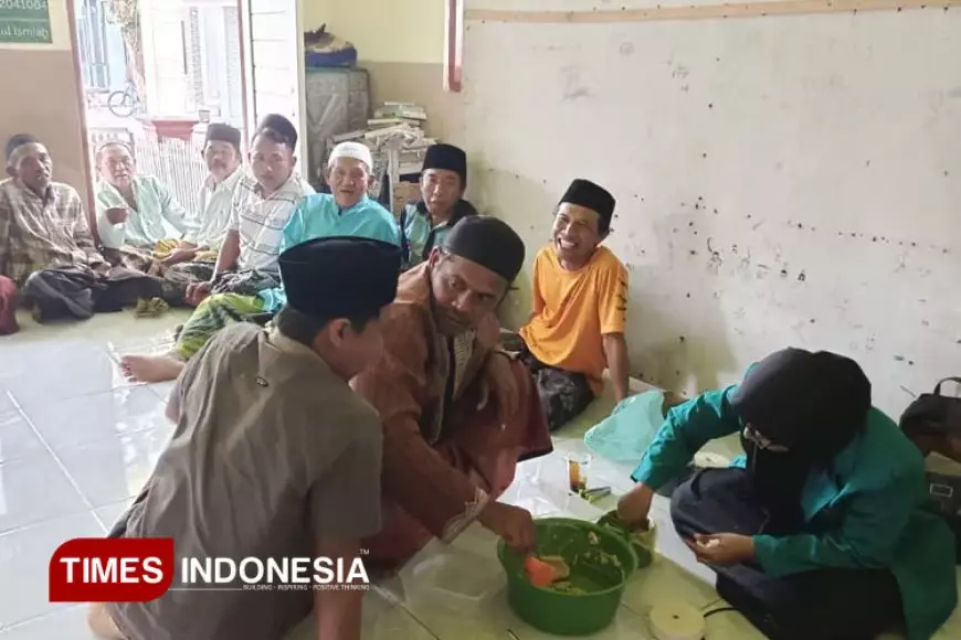 KMM UNISMA, Pemberdayaan Peternak Domba Melalui Pelatihan Pembuatan Mineral Blok