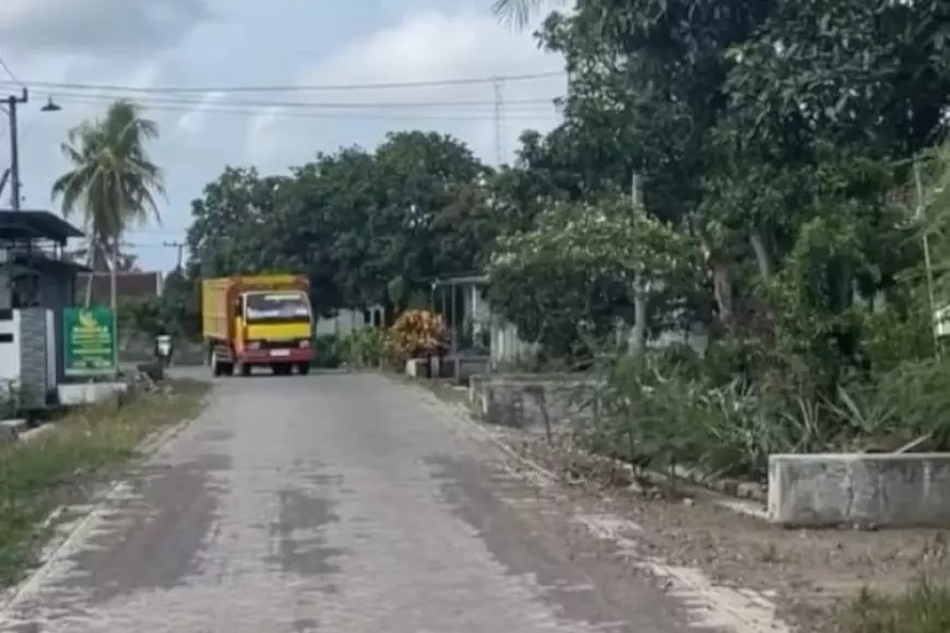 Jalan Petak 56 Pesanggaran Kembali Dapat Program Pavingisasi dari Tambang Emas PT BSI