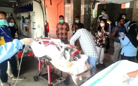 Kemenhaj Pastikan Penanganan Jemaah Umrah Sakit saat Transit Hingga Tiba di Tanah Air