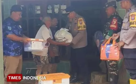 Sembako dari Polres Pacitan Bikin Senyum Korban Longsor di Arjosari