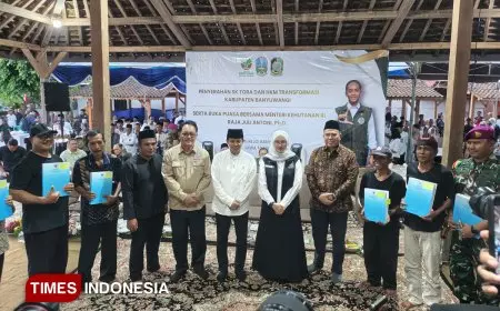 Hutan untuk Ekonomi Rakyat, Menhut Raja Juli Bagikan SK TORA dan HKm di Banyuwangi