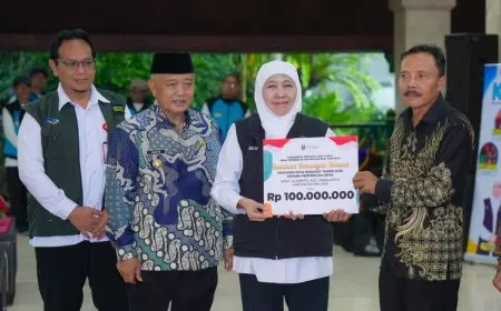 Gubernur Khofifah Salurkan Bansos Senilai Rp7,05 Miliar di Kabupaten Malang
