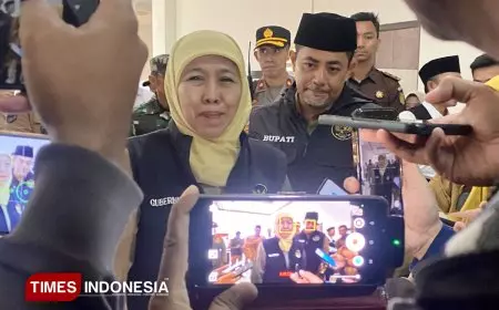 Tinjau Banjir Probolinggo, Khofifah Petakan Penanganan, Rencanakan Modifikasi Cuaca