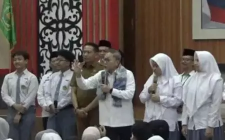 Sosialisasi MBG di MAN 2 Kota Malang, Menko Pangan Jelaskan Parameter Makan Bergizi