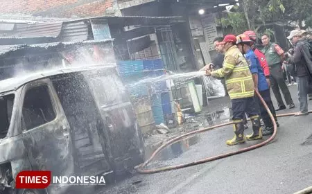 Kebakaran Mobil di Malang Sambar Dua Kios Hingga Meledak, Dugaan Akibat Percikan Las