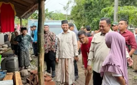94 KK Terdampak Banjir di Besuk Terima Bantuan Pangan, Pemkab Lakukan Pendataan Kerusakan