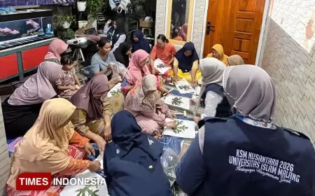 KSM-N UNISMA Kelompok 48 Mengadakan Pelatihan Eco Print Bersama Ibu-Ibu Arisan di Dusun Gunung Anyar