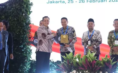 Kota Malang Raih Peringkat 7 Nasional Pengelolaan Sampah, Terima Sertifikat Menuju Kota Bersih