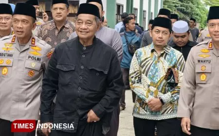 Sejukkan Suasana Ramadan, Kapolda Jabar Sambangi Ponpes Cipasung Singaparna