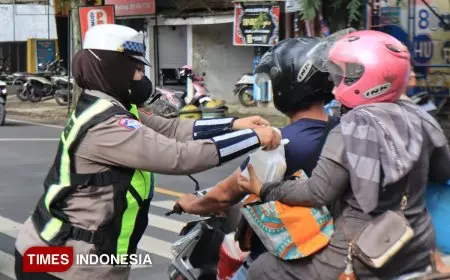 Selama Ramadan, Polres Malang Bagikan Ratusan Paket Takjil Setiap Hari