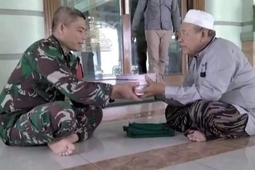 Sambut Ramadan 1447 H, Kodim 0809 Kediri Pesantren Bagikan 400 Mushaf Al-Qur’an ke 15 Kelurahan