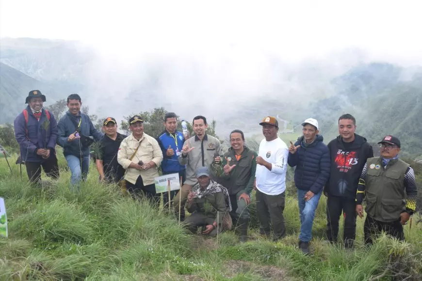 Hijaukan TNBTS, AQUA Pasuruan dukung giat Biada Alam 5 Saka Wanabakti Pasuruan