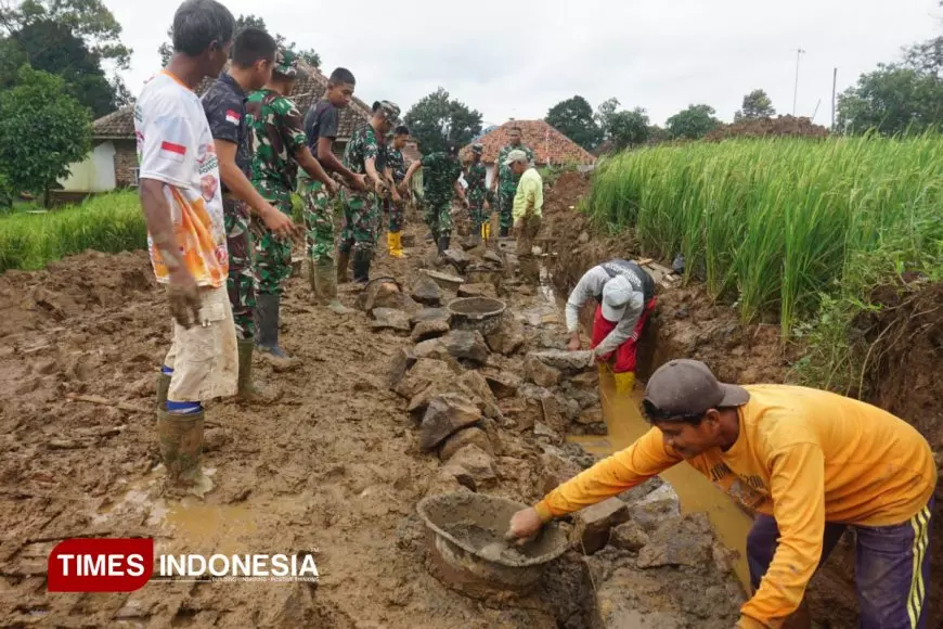 Percepat Akses Warga, Satgas TMMD Kodim 0617/Majalengka Ngebut Bangun Jalan 1 Km