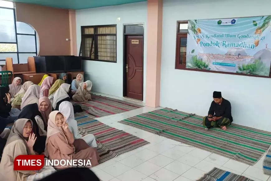 Mencari Berkah di SMAS Raudlatul Ulum: Memupuk Cinta Al Quran Melalui Pondok Ramadan