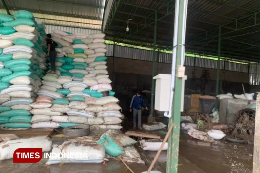 Banjir Probolinggo, 300 Ton Gabah dan Beras Dievakuasi ke Gudang SRG