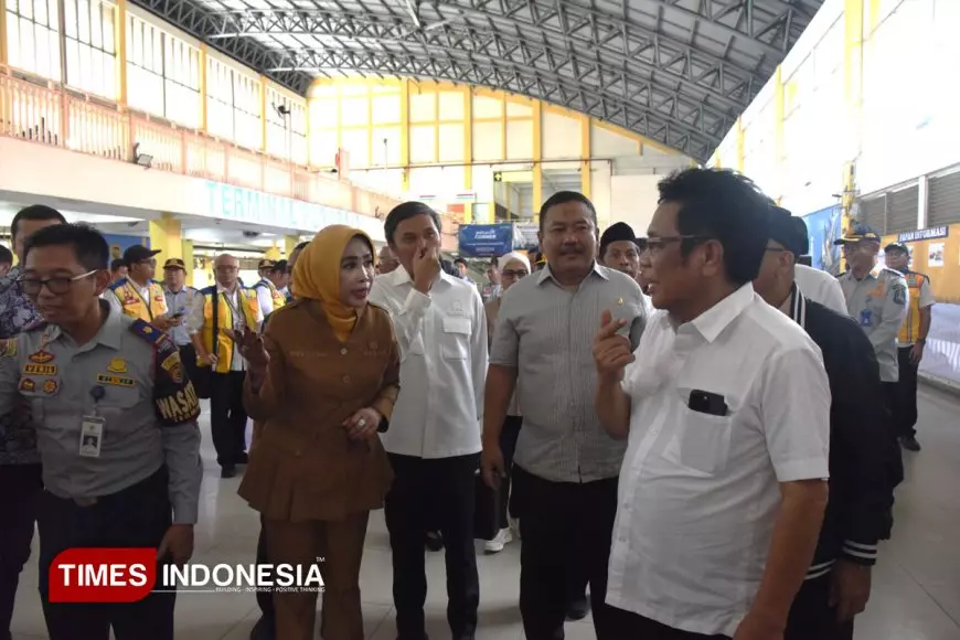 Komisi V DPR RI Cek Terminal Purabaya dan Bandara Juanda Jelang Mudik Lebaran 2026