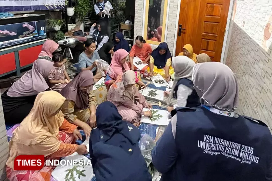 KSM-N UNISMA Kelompok 48 Mengadakan Pelatihan Eco Print Bersama Ibu-Ibu Arisan di Dusun Gunung Anyar