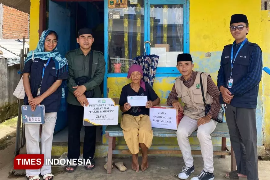 Kolaborasi KSM Tematik UNISMA dan Ziswa Masjid Jami’ Kota Malang, Warga Dusun Dumpul Terima Bantuan Sembako