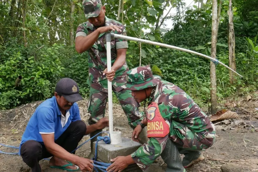 Program TNI Manunggal Air TMMD Ke-127 Kodim 0808 Blitar Bangun Sumur Bor di Desa Sumberkembar