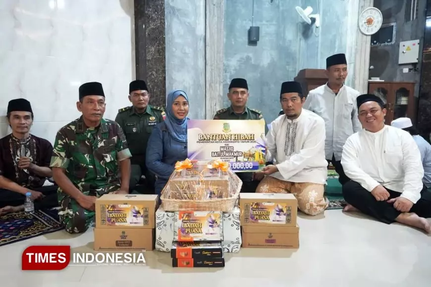 Safari Ramadan Wali Kota Mojokerto Serahkan Hibah Masjid Rp35 Juta