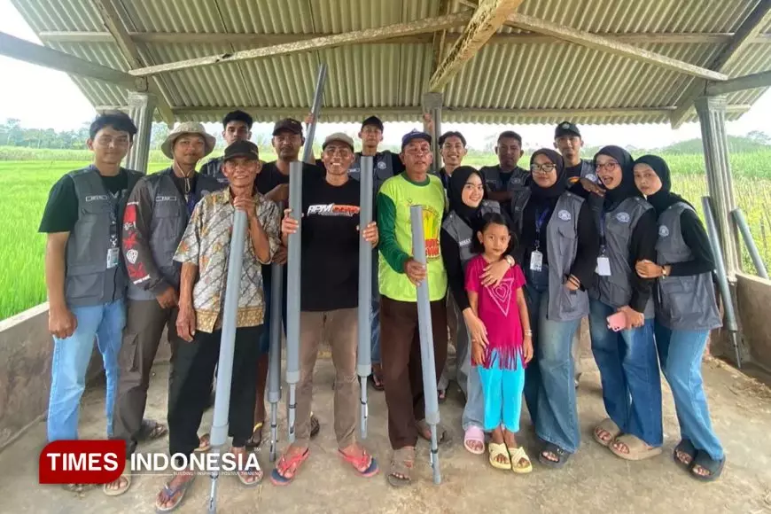 Dari Sawah untuk Kemajuan Desa, Mahasiswa KSM-T UNISMA 2026 Hadirkan Alat Tebar Pupuk Inovasi Alat Tebar Pupuk