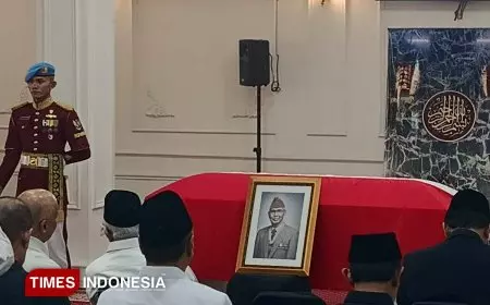 Jenazah Wapres ke-6 Try Sutrisno akan Dimakamkan di TMP Kalibata Siang ini