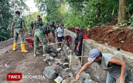 Puasa Tak Surutkan Semangat, Satgas TMMD Majalengka Kebut Irigasi