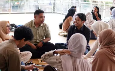 Ngabuburit Sambil Diskusi Buku, Malang Book Party Jadi Ruang Literasi Anak Muda