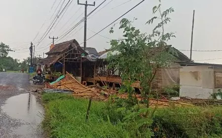 Angin Kencang Porak-porandakan Warung di Padaherang Pangandaran