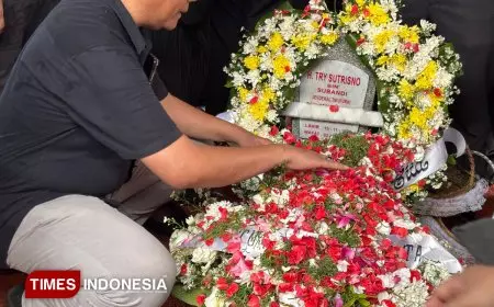 Presiden Prabowo Subianto Jadi Inspektur Upacara Pemakaman Wapres Try Sutrisno