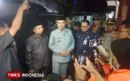 Genangan di Kawasan Pasar Wonosari, Bupati Bondowoso Turun dan Minta Drainase Diperpaiki