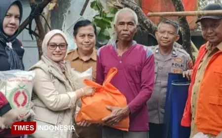Bupati Pangandaran Tinjau Korban Badai di Padaherang